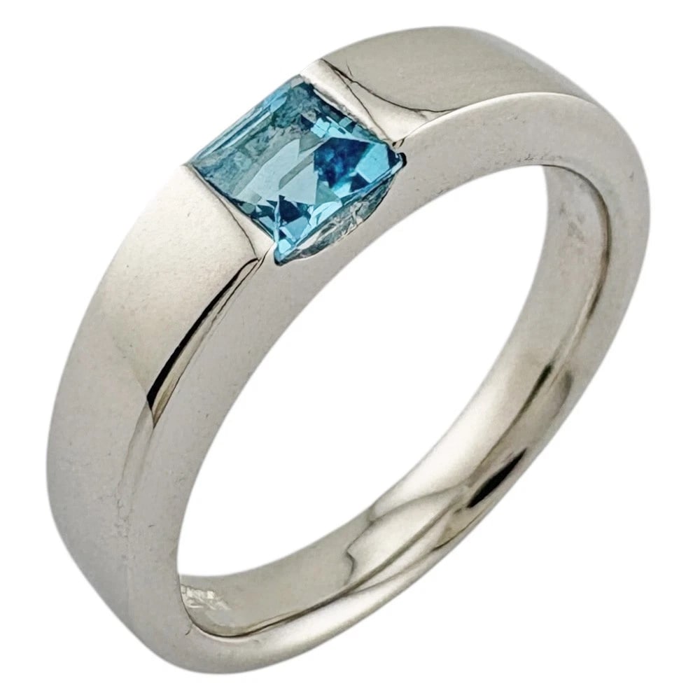 RING K18 WHITE GOLD BLUE TOPAZ: Ring K18 white gold Blue Topaz Brand: Unbranded Type/Style: Ring Material: K18 white gold, Main Stone/Creation Blue Topaz Color: Silver Size: US 5 1/2 Accessories: None Accessories Notice: