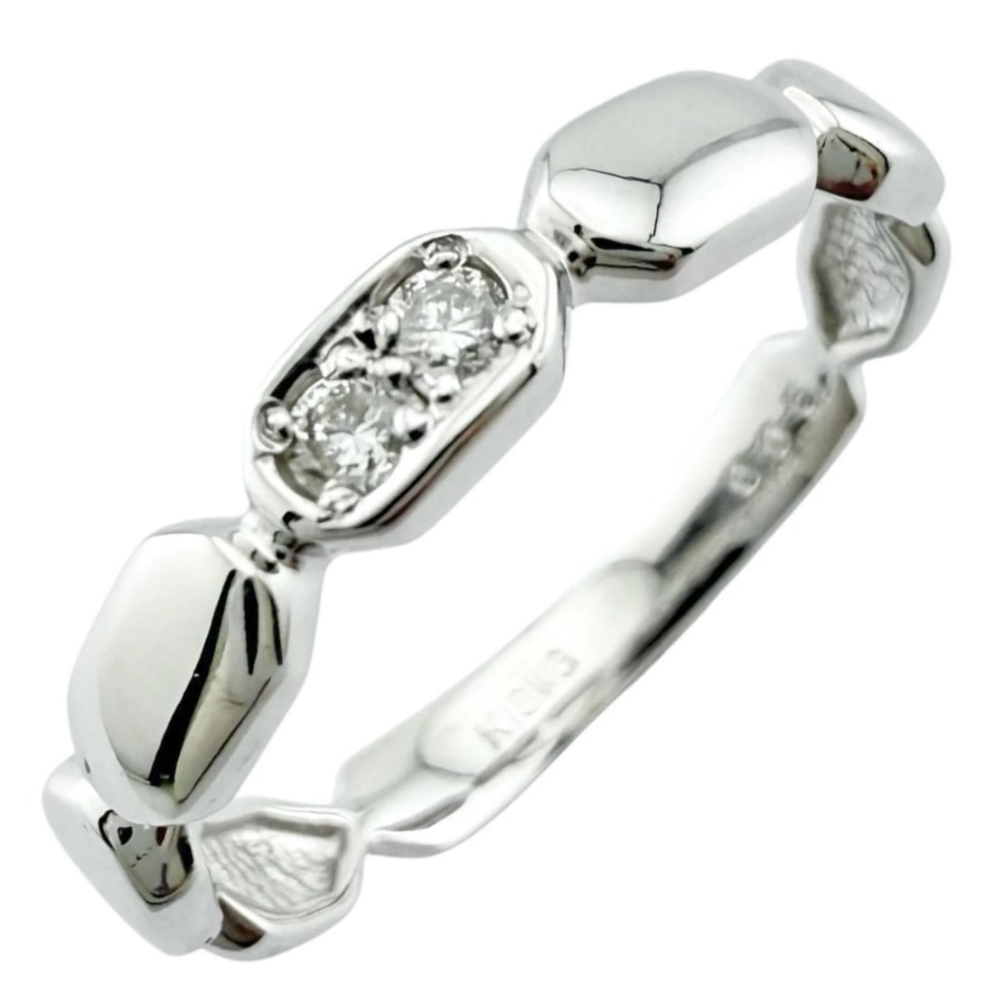 RING K18 WHITE GOLD DIAMOND: Ring K18 white gold diamond Brand: Unbranded Type/Style: Ring Material: K18 white gold, Main Stone/Creation Natural Color: Silver Size: US 6 3/8 Accessories: None Accessories Notice: When