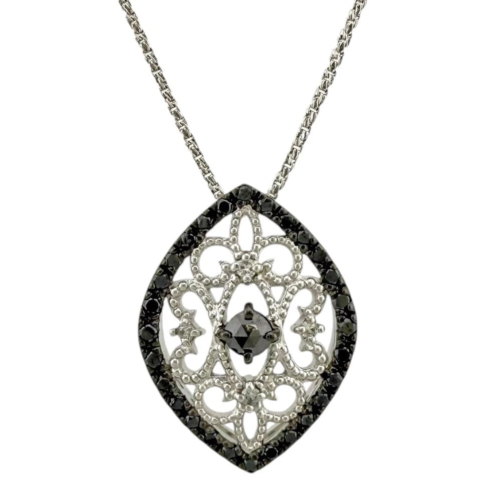 NECKLACE K18 WHITE GOLD DIAMOND: Necklace K18 white gold diamond Brand: Unbranded Type/Style: Necklace Material: K18 white gold, Main Stone/Creation Natural Color: Silver Size: Size(CM) Total Length:45.5cm Chain width:0.8mm