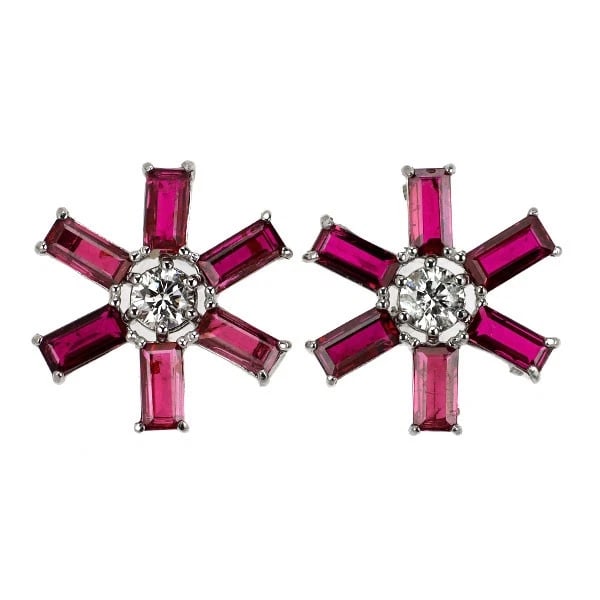 PT900 UNHEATED RUBY DIAMOND EARRINGS: Pt900 Unheated Ruby Diamond Earrings Brand: None Type/Style: piercing Material: Metal Purity 900, Metal Platinum, Main Stone/Creation Ruby Color: None Size: Length/Width/Diameter12.6 