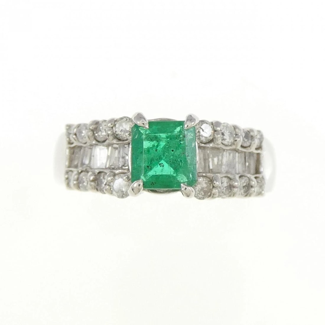 PT900 EMERALD RING - 2