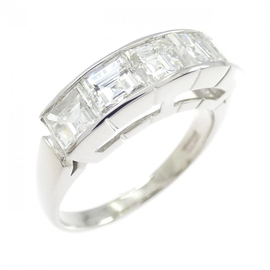 PM900 DIAMOND RING: PM900 Diamond Ring Brand: Unbranded Type: Ring Material: Platinum900, Main Stone/Creation Natural Color: Platinum Size: US 6 1/4 Accessories: None Accessories Notice: When purchasing