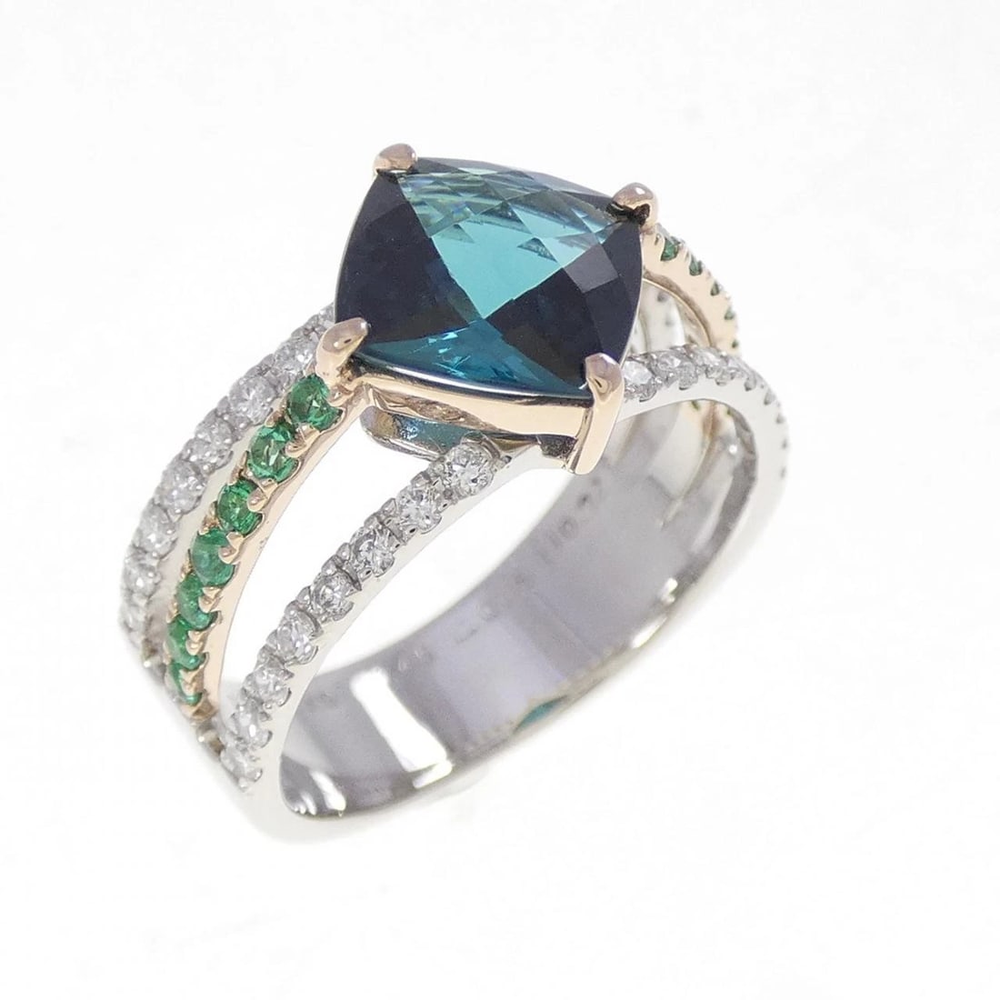 PT900/K18PG TOURMALINE RING: PT900/K18PG Tourmaline Ring Brand: Unbranded Type: Tourmaline Ring Material: PT900/K18PG, Main Stone/Creation TourmalineSecondary Stone Emerald / Natural Color: Platinum pink gold Size: US 5