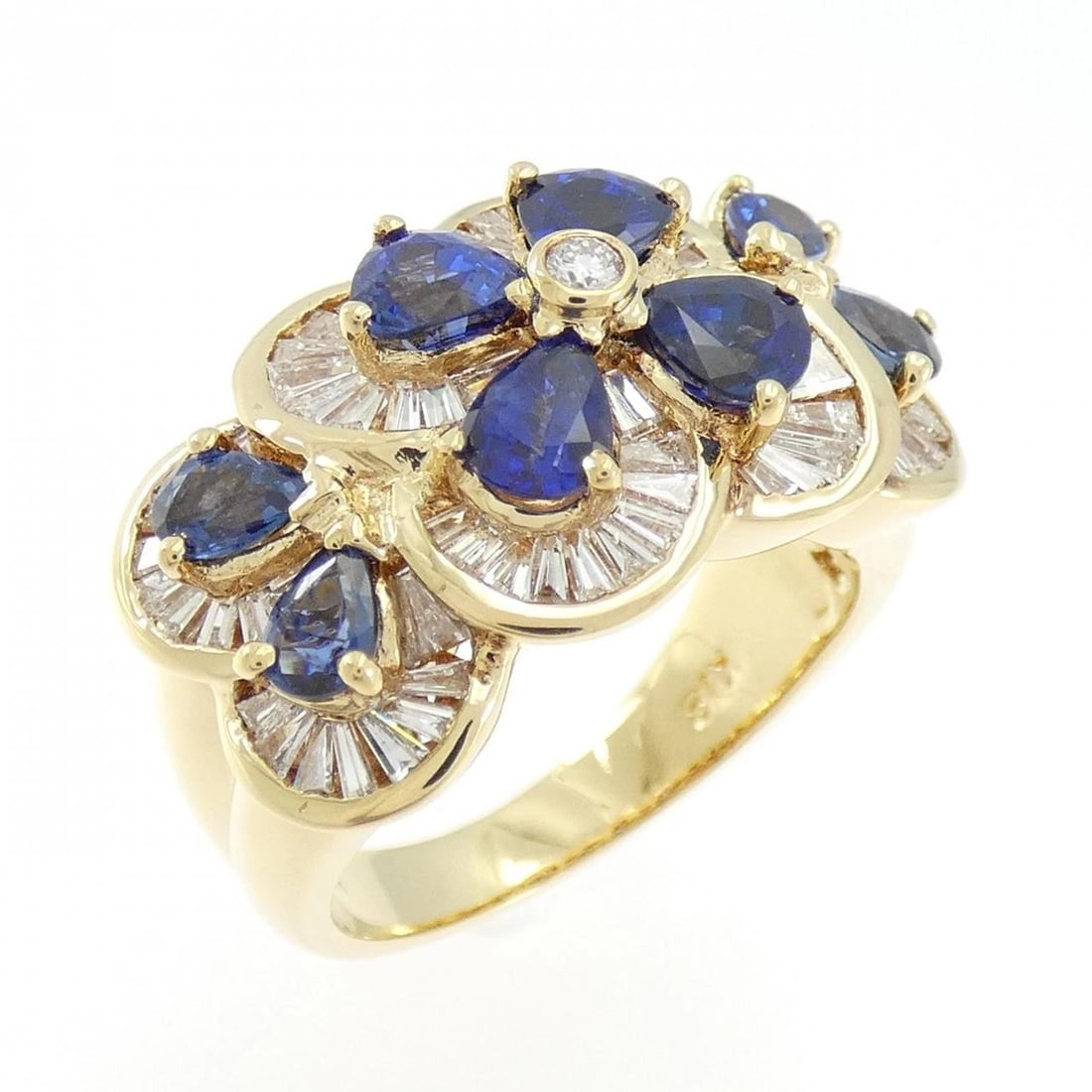 K18YG SAPPHIRE RING: K18YG Sapphire Ring Brand: Unbranded Type: Sapphire Ring Material: K18YG, Main Stone/Creation SapphireSecondary Stone Natural Color: Yellow Gold Size: US 6 1/4 Accessories: None Accessorie