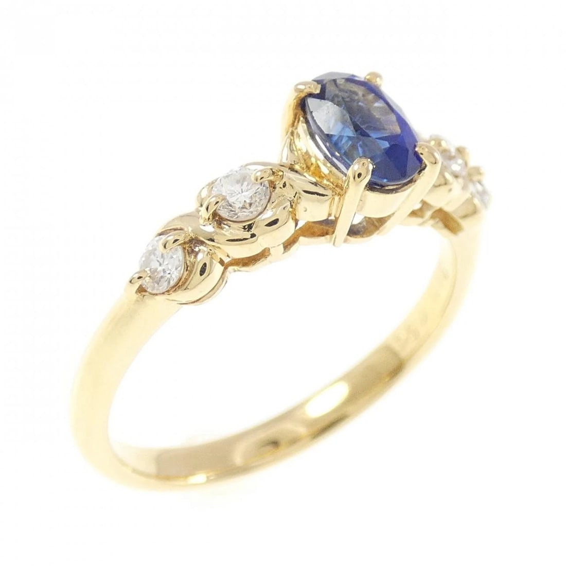 K18YG SAPPHIRE RING: K18YG Sapphire Ring Brand: Unbranded Type: Sapphire Ring Material: K18YG, Main Stone/Creation SapphireSecondary Stone Natural Color: Yellow Gold Size: US 6 Accessories: None Accessories