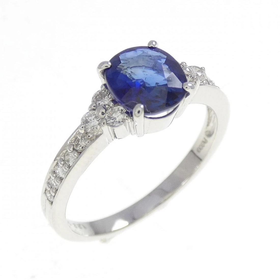 PT900 SAPPHIRE RING: PT900 Sapphire Ring Brand: Unbranded Type: Sapphire Ring Material: Platinum900, Main Stone/Creation sapphiresecondary stone Natural ring Color: Platinum Size: US 5 3/4 Accessories: None