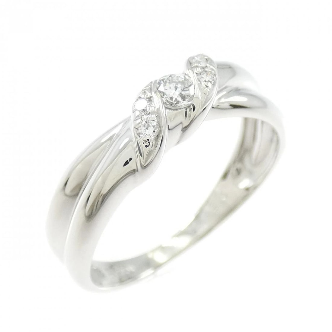 PT900 DIAMOND RING: PT900 Diamond Ring Brand: Unbranded Type: Diamond ring Material: Platinum900, Main Stone/Creation Natural Color: Platinum Size: US 5.5 Accessories: None Accessories Notice: When purchasing