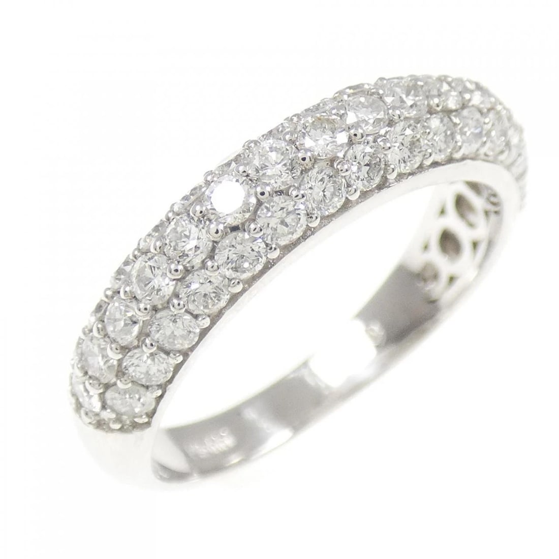 PT900 PAVE DIAMOND RING: PT900 Pave Diamond Ring Brand: Unbranded Type: Diamond Ring Material: Platinum900, Main Stone/Creation Natural Color: Platinum Size: US 6 1/2 Accessories: None Accessories Notice: When pur
