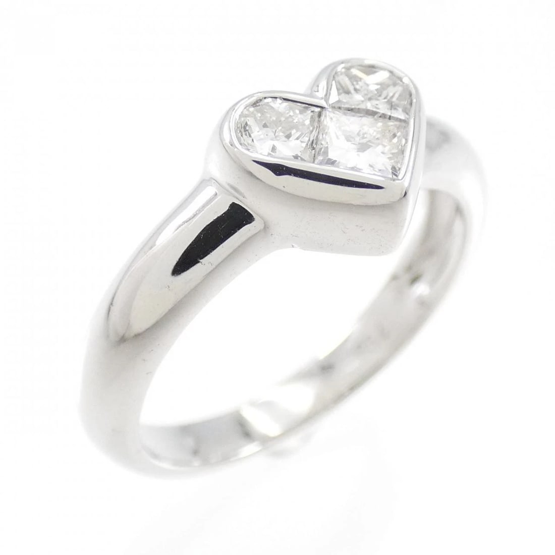 750WG HEART DIAMOND RING: 750WG Heart Diamond Ring Brand: Unbranded Type: Diamond ring Material: 750 white gold, Main Stone/Creation Natural Color: White Gold Size: US 3.5 Accessories: None Accessories Notice: When
