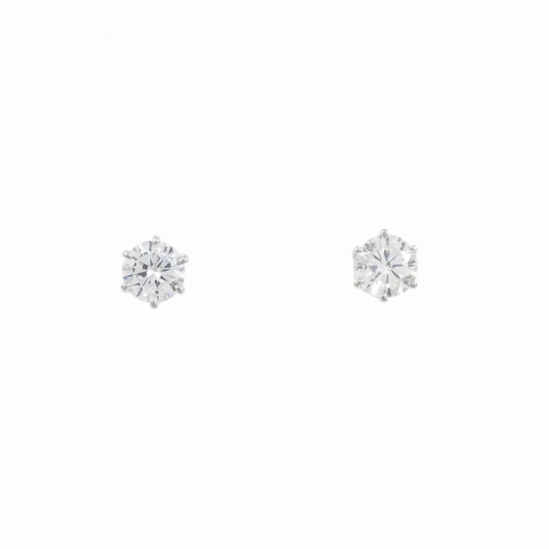 PT900 SOLITAIRE DIAMOND PIERCE: PT900 Solitaire Diamond Pierce Brand: Unbranded Type: Diamond Pierce/Earring Material: Platinum900, Main Stone/Creation Natural Color: Platinum Size: Approx. height x width: 4.8mm x 4.2mm 