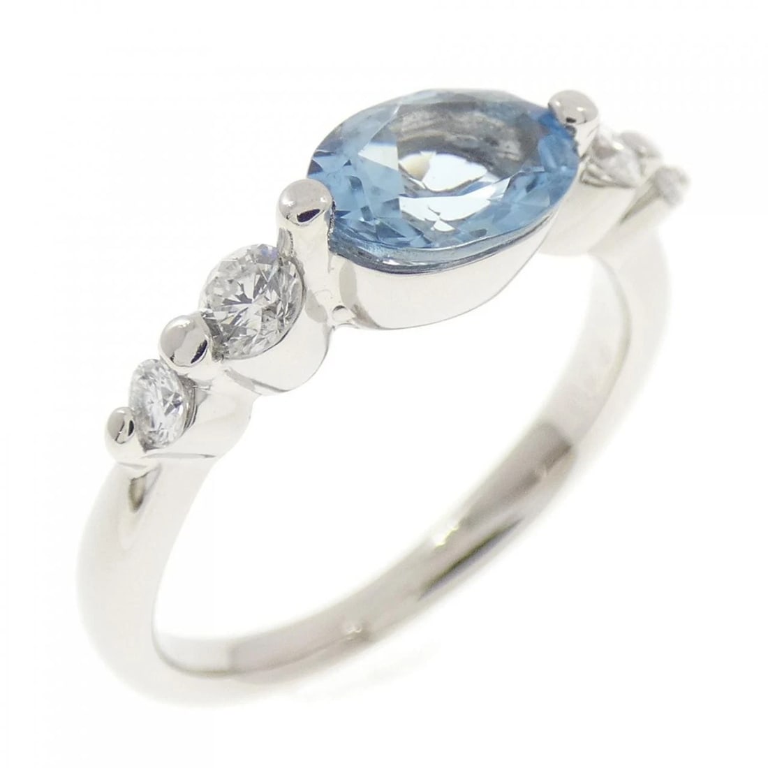 PT900 AQUAMARINE RING: PT900 Aquamarine Ring Brand: Unbranded Type: Aquamarine Ring Material: Platinum900, Main Stone/Creation Aquamarine Secondary Stone Natural Color: Platinum Size: US 5 Accessories: None