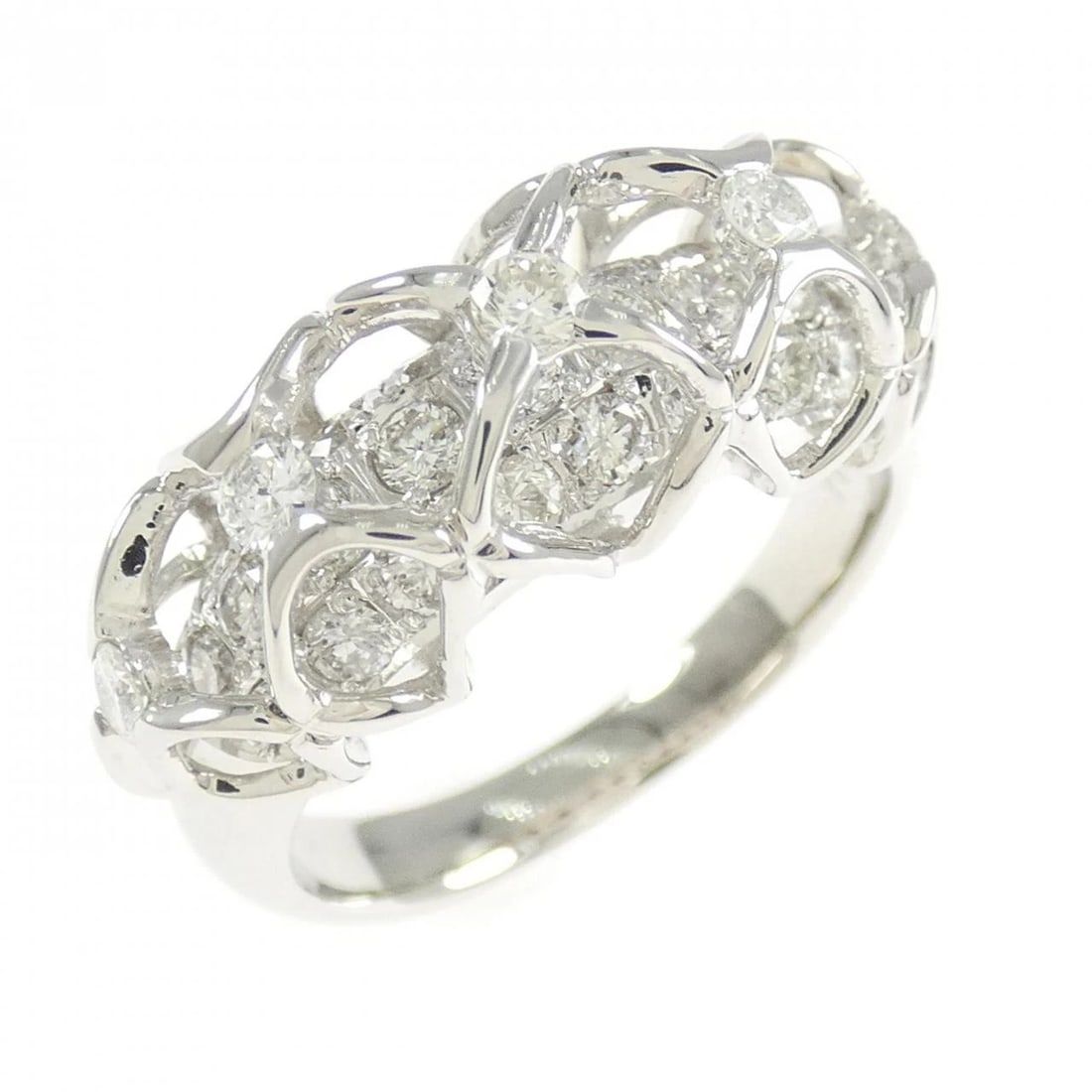 PT900 DIAMOND RING: PT900 Diamond Ring Brand: Unbranded Type: Diamond Ring Material: Platinum900, Main Stone/Creation Natural Color: Silver Size: US 6 1/4 Accessories: None Accessories Notice: When purchasing