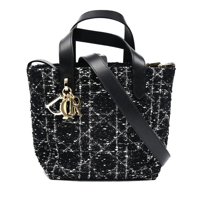 CHRISTIAN DIOR TOUJOURS VERTICAL TOTE BAG SMALL SHOULDER BAG: Christian Dior Toujours Vertical Tote Bag Small Shoulder Bag Brand: CHRISTIAN DIOR Type: Handbag Material: Cotton, Calfskin And Technical Fabric Color: Black Size: W27.5cm x H18.5cm x D12cm Bottom