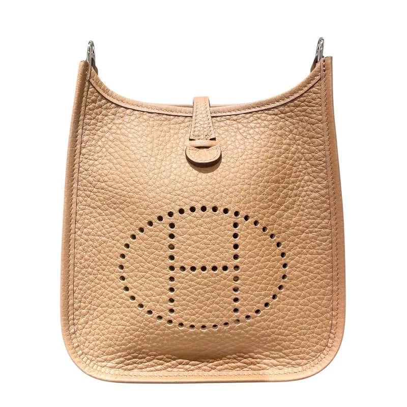 HERMES EVELYNE TPM K STAMP BISCUIT SHW CLEMENCE SHOULDER BAG: Hermes Evelyne TPM K Stamp Biscuit SHW Clemence Shoulder Bag Brand: HERMES Type: Handbag Material: Taurillon Color: Biscuit / SV Hardware Size: W: 17cm / H: 19cm / D: 5cm / Shoulder: 112cm 