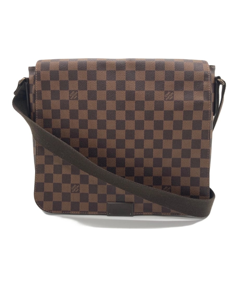 LOUIS VUITTON DISTRICT MM SHOULDER BAG: LOUIS VUITTON District MM Shoulder Bag Brand: LOUIS VUITTON Type: Handbag Material: none Color: Brown Size: H:27cm / W:31cm / D:7cm Accessories: None Accessories Notice: When purchasing