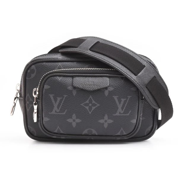 LOUIS VUITTON TAIGARAMA OUTDOOR POCHETTE SHOULDER BAG: Louis Vuitton Taigarama Outdoor Pochette Shoulder Bag Brand: LOUIS VUITTON Type: Handbag Material: none Color: none Size: H:10.5cm x W:17cm x D:4.5cm Accessories: None Accessories Notice: