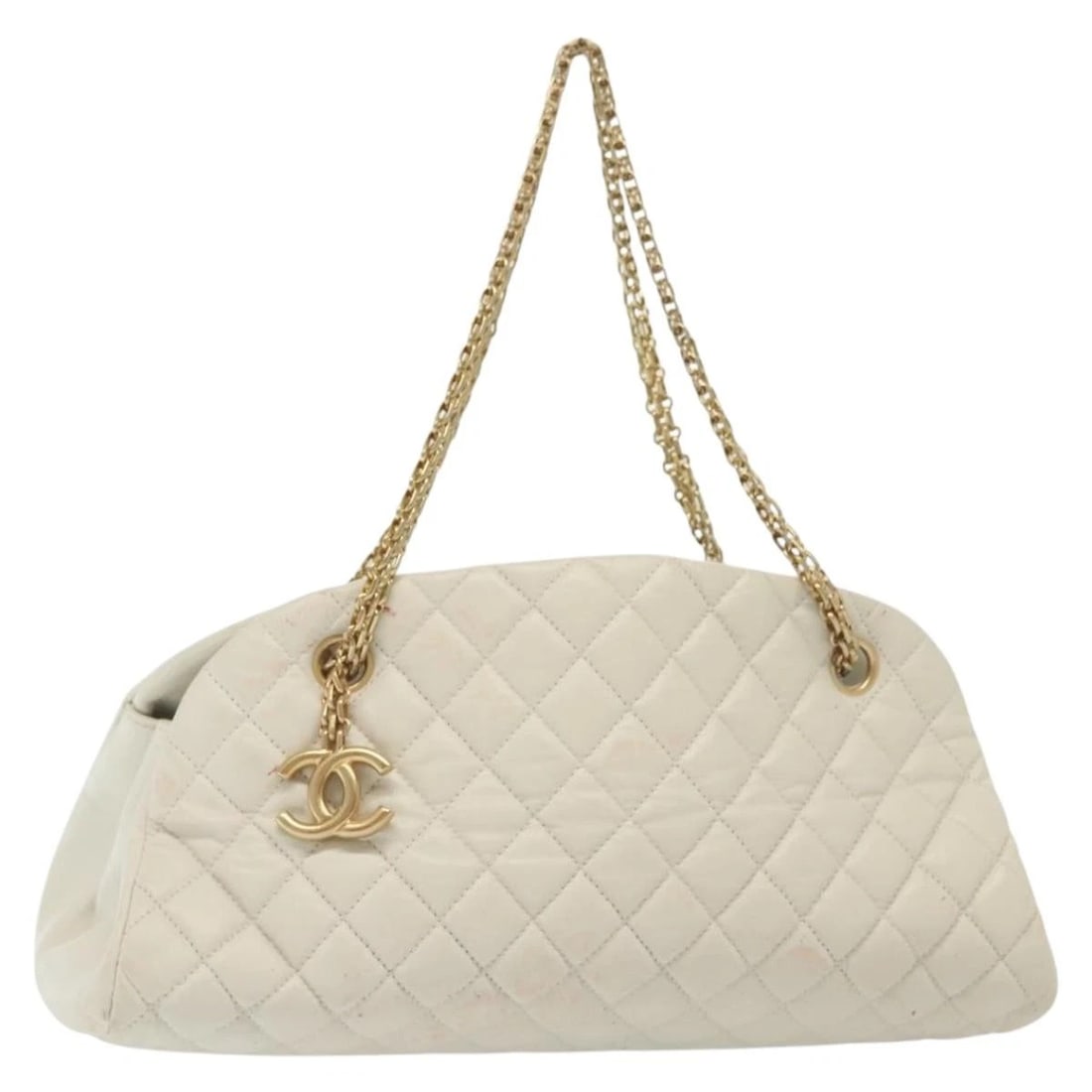 CHANEL MATELASSE CHAIN SHOULDER BAG: CHANEL Matelasse Chain Shoulder Bag Brand: CHANEL Type: Shoulder Bag Material: Leather Color: White/Gold Size: W13.0 x H6.7 x D5.5inch(Approx) Shoulder Drop:8.3inch(Approx) Accessories: None <
