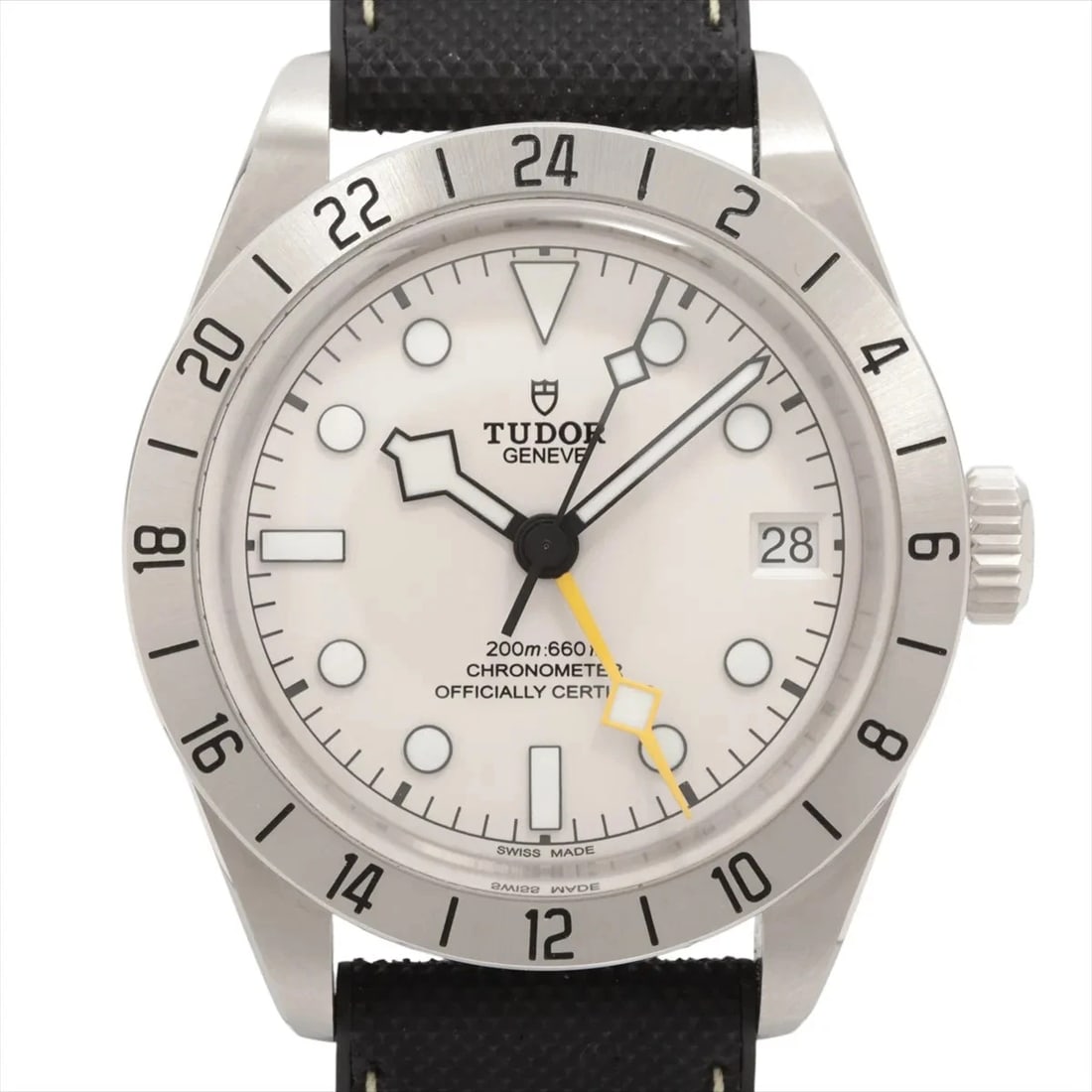 TUDOR BLACK SS & RUBBER WHITE: Tudor Black SS & Rubber white Brand: Tudor Type: Wristwatch Material: SS & Rubber Color: Dial Color white Size: Case:W1.2 x H1.2inch / W39 x H39 Circumference of Wrist:6.9inch / 17.5 