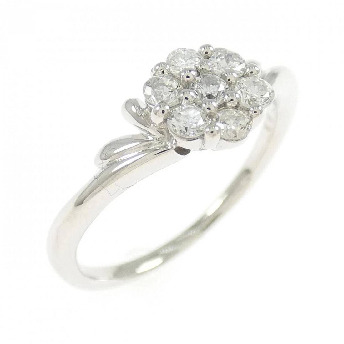 PT900 FLOWER DIAMOND RING: PT900 Flower Diamond Ring Brand: Unbranded Type: Diamond Ring Material: Platinum900, Main Stone/Creation Natural Color: Silver Size: US 5 3/4 Accessories: None Accessories Notice: When