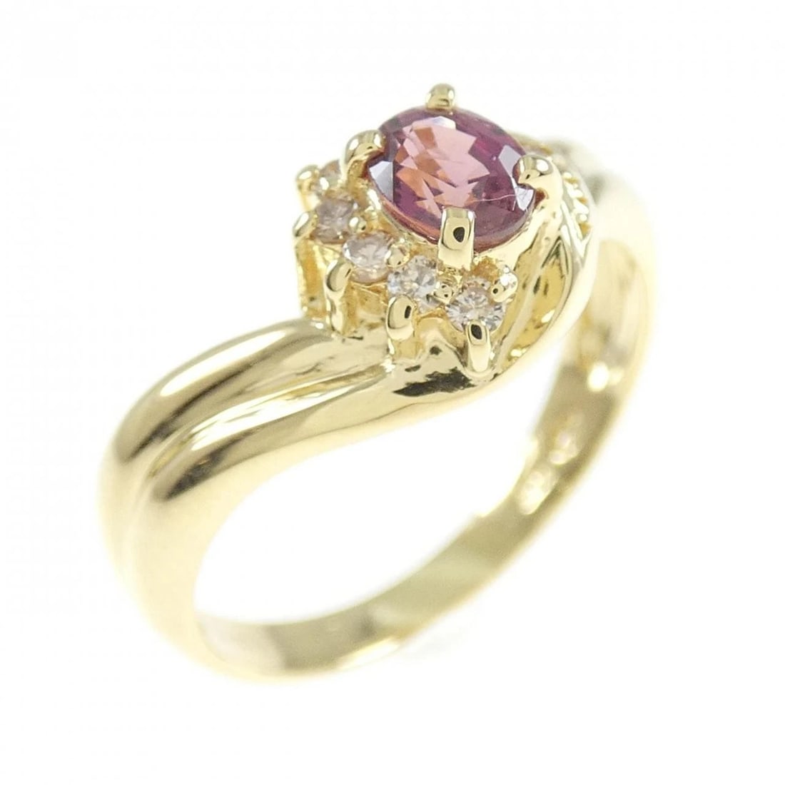 K18YG RUBY RING: K18YG Ruby Ring Brand: Unbranded Type: Ruby ring Material: K18 yellow gold, Main Stone/Creation RubySecondary Stone Natural Color: Yellow Gold Size: US 5 3/4 Accessories: None Accessories