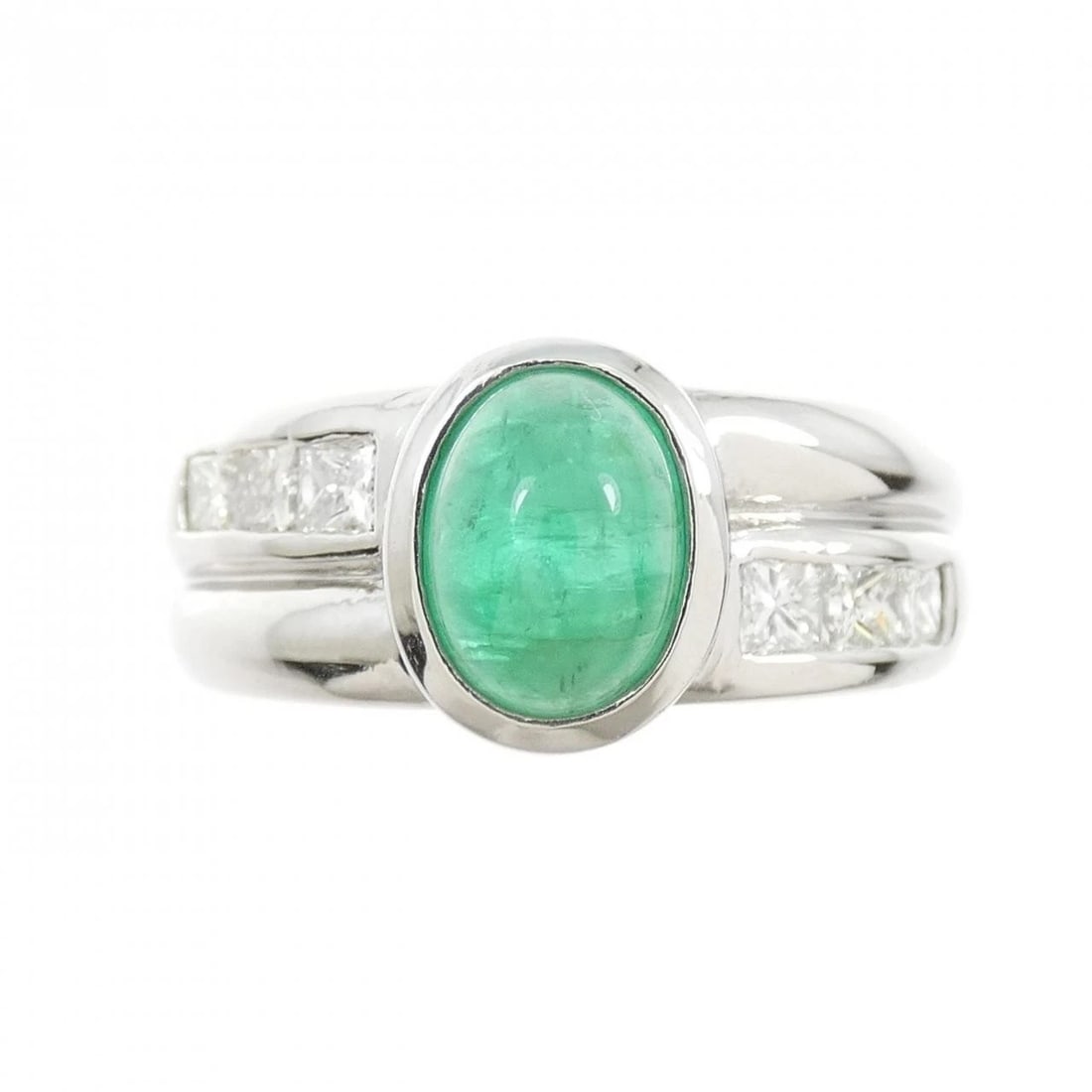 PT900 EMERALD RING: PT900 Emerald Ring Brand: Unbranded Type: Emerald Ring Material: Platinum90, Main Stone/Creation EmeraldSecondary Stone Natural Color: Silver Size: US 6 1/2 Accessories: None Accessories N