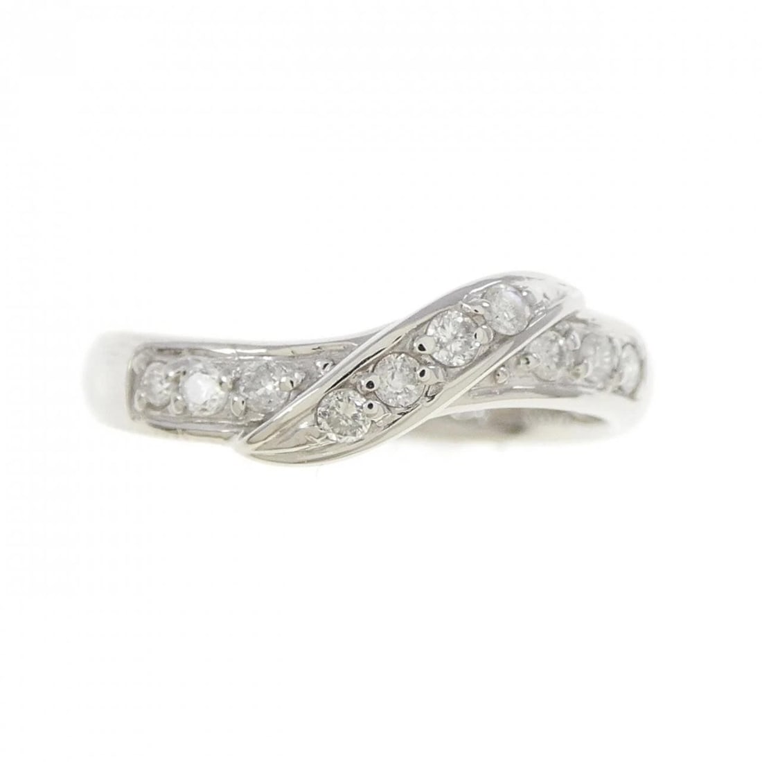PT900 DIAMOND RING: PT900 Diamond Ring Brand: Unbranded Type: Diamond ring Material: Platinum900, Main Stone/Creation Natural Color: Silver Size: US 5 1/4 Accessories: None Accessories Notice: When purchasing