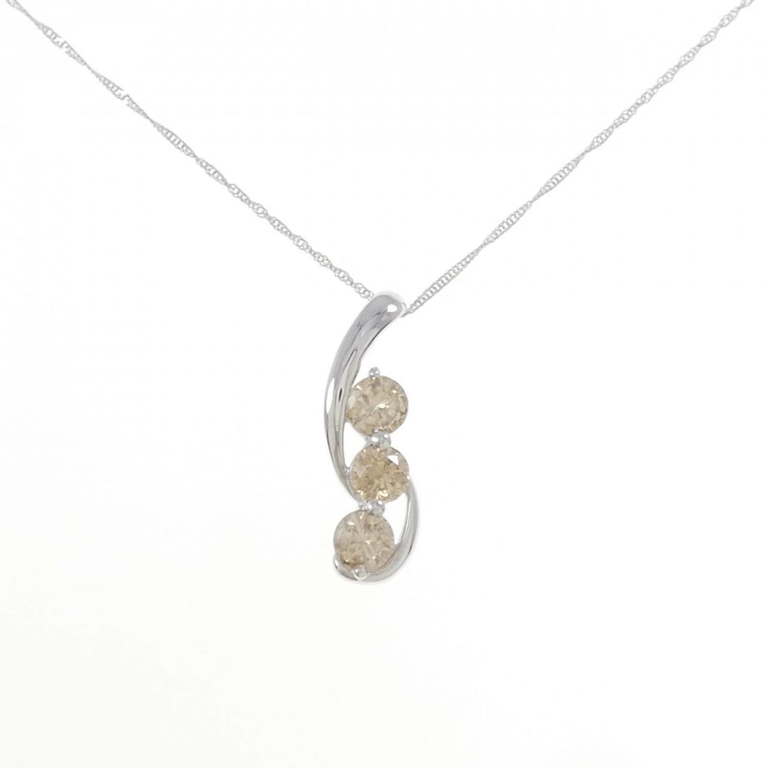 K18WG DIAMOND NECKLACE: K18WG Diamond Necklace Brand: Unbranded Type: Diamond Necklace Material: K18 white gold, Main Stone/Creation Natural Color: White Gold Size: 42cmActual Size Pendant length approx. x width