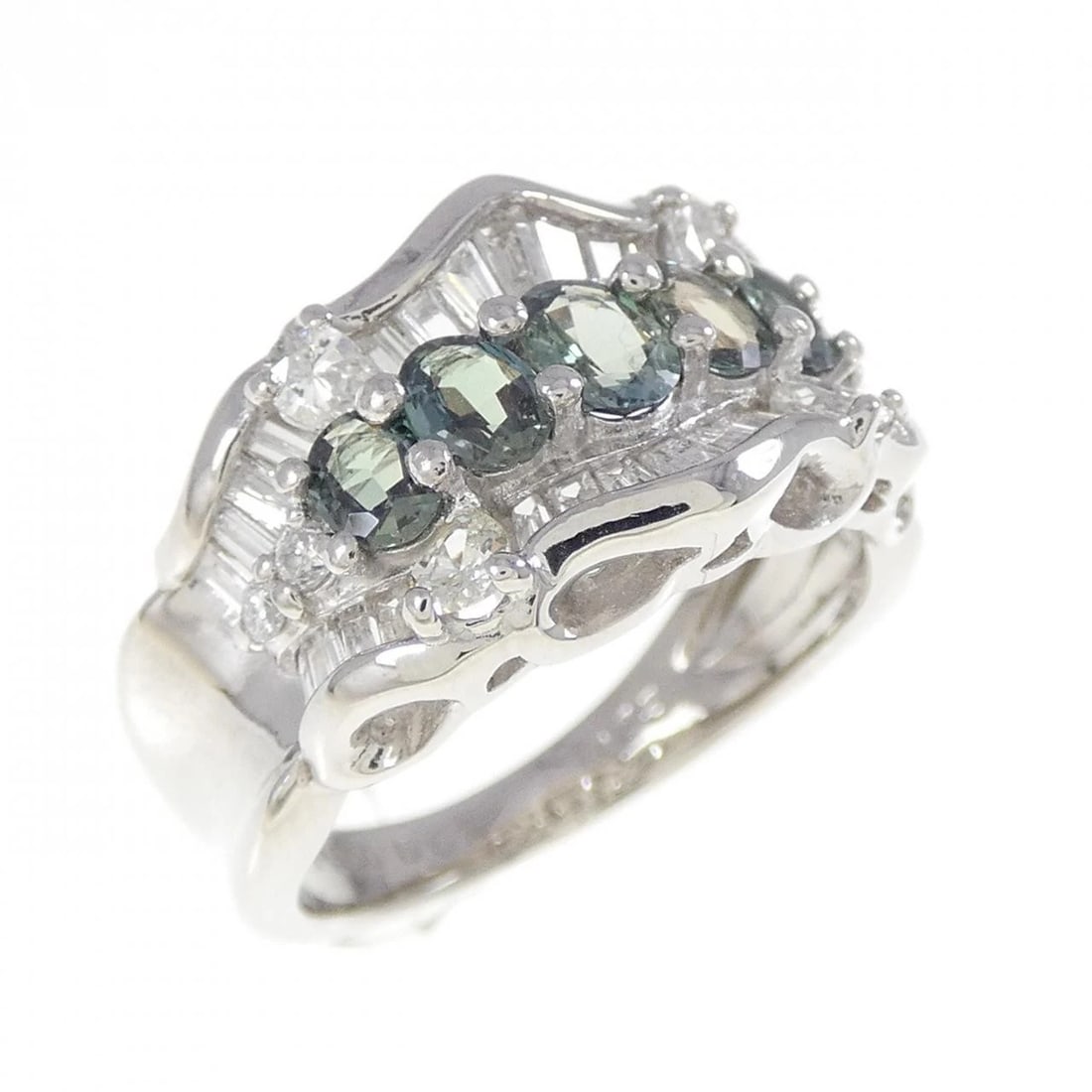 PT900 ALEXANDRITE RING: PT900 Alexandrite Ring Brand: Unbranded Type: alexandrite ring Material: Platinum900, Main Stone/Creation Alexandrite Secondary Stone Natural Color: Silver Size: US 5 1/4 Accessories: None