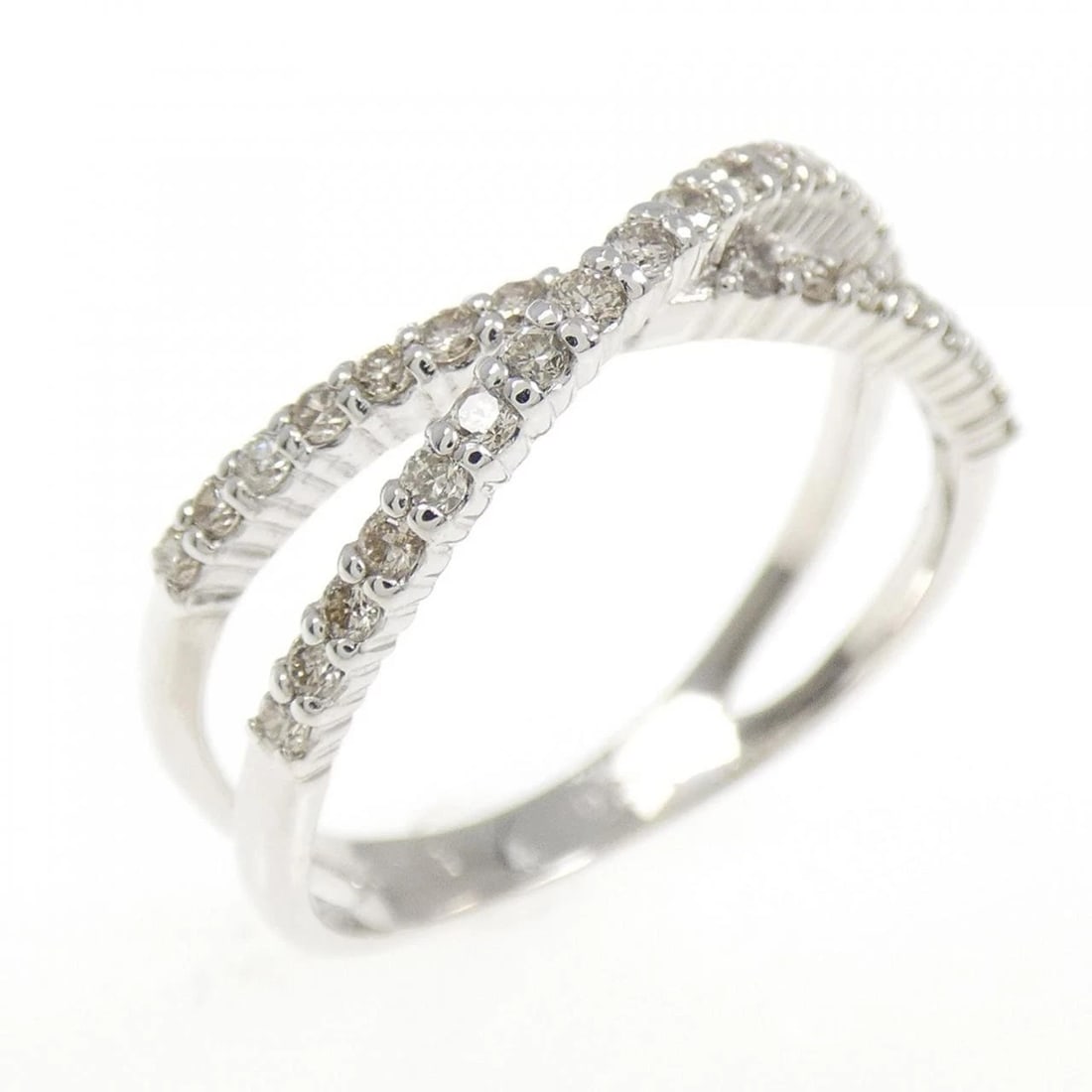 K18WG DIAMOND RING: K18WG Diamond Ring Brand: Unbranded Type: Diamond ring Material: K18 white gold, Main Stone/Creation Natural Color: White Gold Size: US 5 1/2 Accessories: None Accessories Notice: When