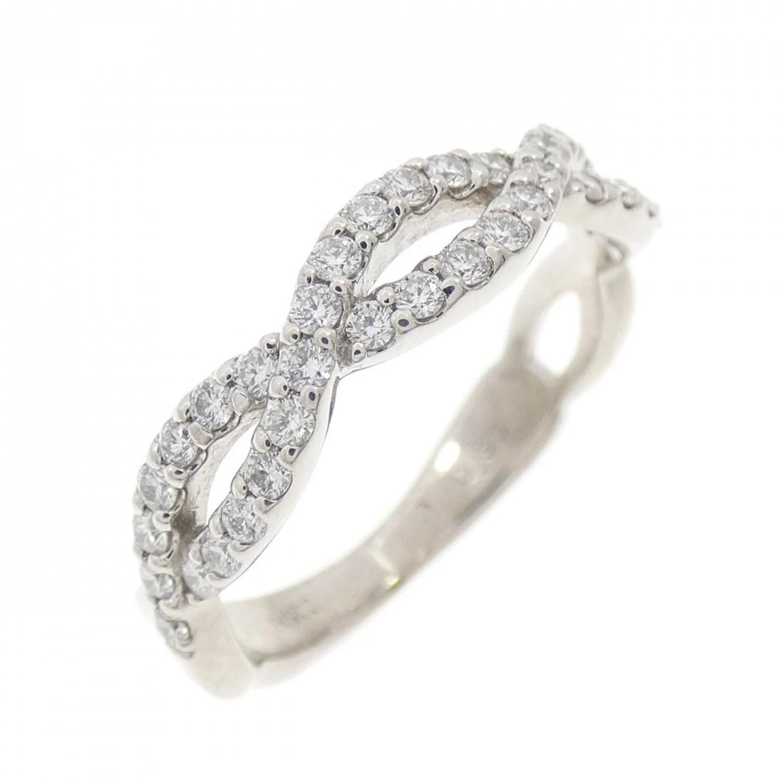 PT900 DIAMOND RING: PT900 Diamond Ring Brand: Unbranded Type: Diamond ring Material: Platinum900, Main Stone/Creation Natural Color: Silver Size: US 5 3/4 Accessories: None Accessories Notice: When purchasing