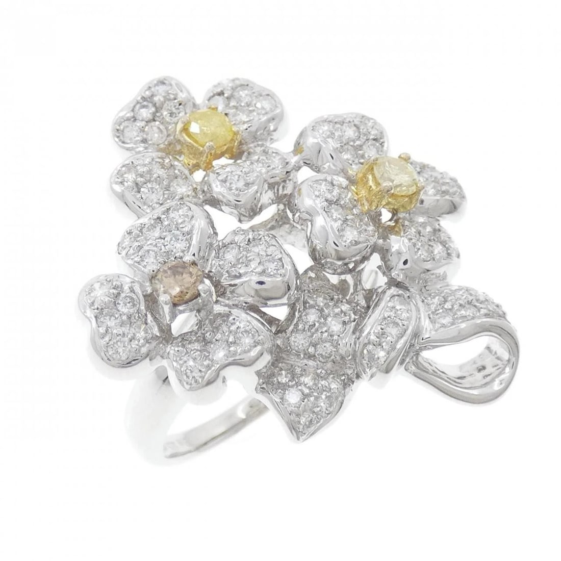 K18WG FLOWER DIAMOND RING: K18WG Flower Diamond Ring Brand: Unbranded Type: Diamond Ring Material: K18 white gold, Main Stone/Creation Natural Color: White Gold Size: US 8 Accessories: None Accessories Notice: When