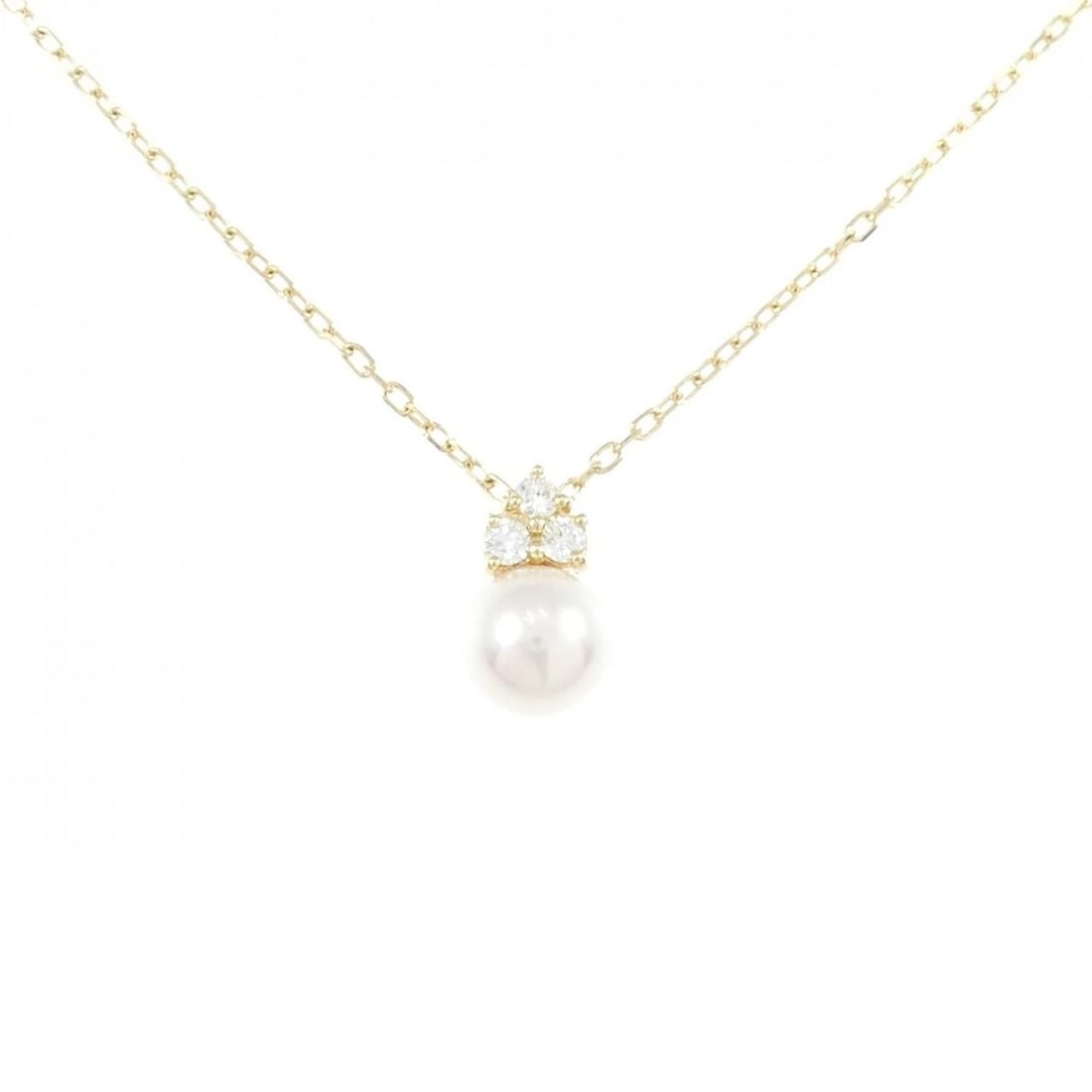 MIKIMOTO AKOYA PEARL NECKLACE: Mikimoto Akoya Pearl Necklace Brand: MIKIMOTO Type: Necklace Material: K18 yellow gold, Color: Yellow Gold Size: 40cm Accessories: None Accessories Notice: When purchasing pre-owned goods,