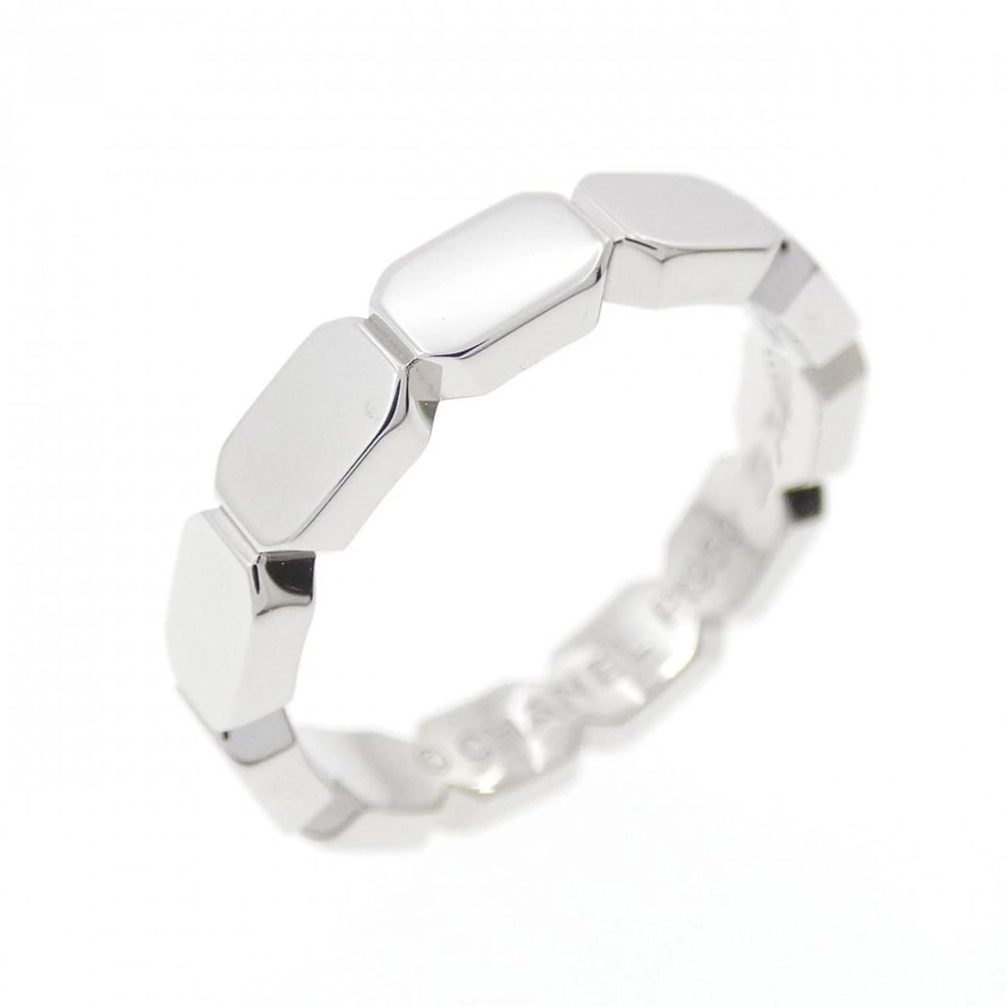 CHANEL PREMIERE PROMÈS RING: Chanel Premiere Promès Ring Brand: CHANEL Type: ring Material: Platinum950, Color: White Size: US 5 Accessories: None Accessories Notice: When purchasing pre-owned goods, please refer to t