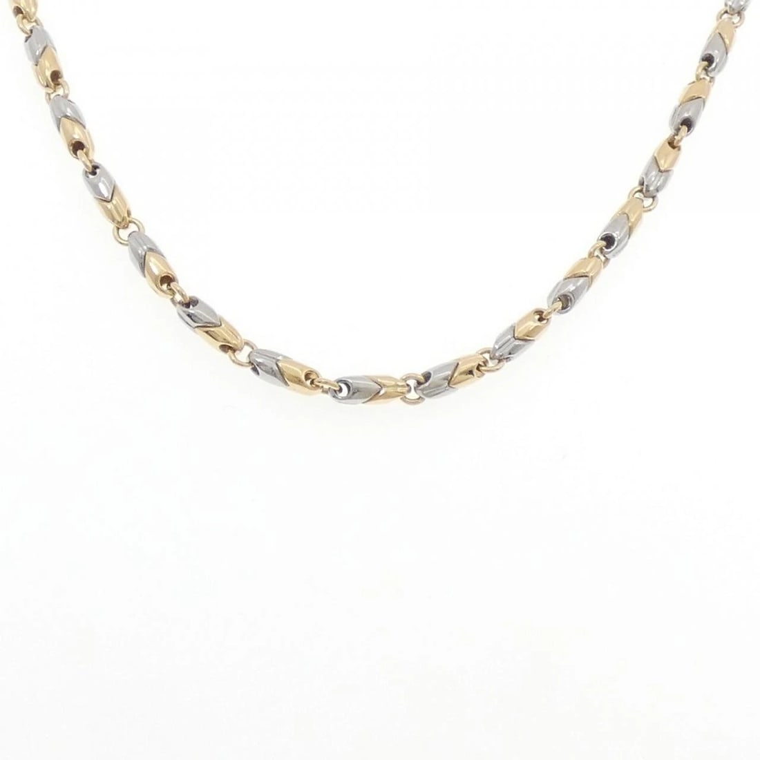 BVLGARI PASSO DOPPIO NECKLACE (1 of 3)
