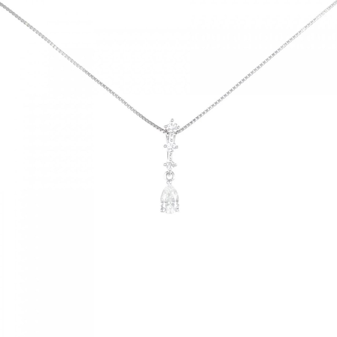 TASAKI DIAMOND NECKLACE: Tasaki Diamond Necklace Brand: TASAKI Type: Necklace Material: K18 white gold, Main Stone/Creation Natural Color: white Gold Size: 45cm Actual Size Pendant length approx. x width approx.: