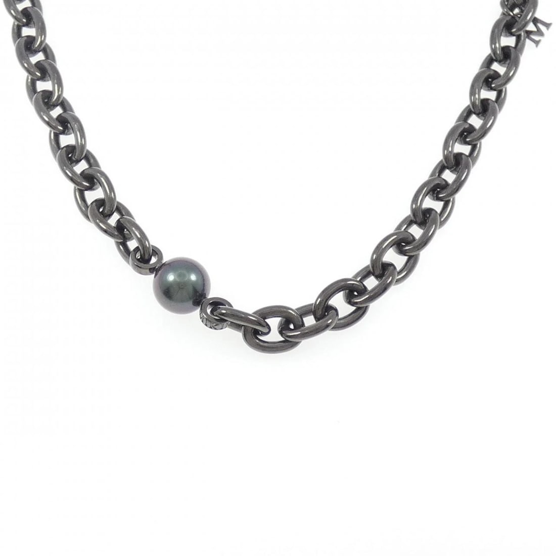 MIKIMOTO BLACK PEARL NECKLACE: Mikimoto Black Pearl Necklace Brand: MIKIMOTO Type: Necklace Material: Silver, Main Stone/Creation Black Pearl Color: Silver Size: 55cmActual Size Max width: 11mm Chain maximum width approx.: 9.1m