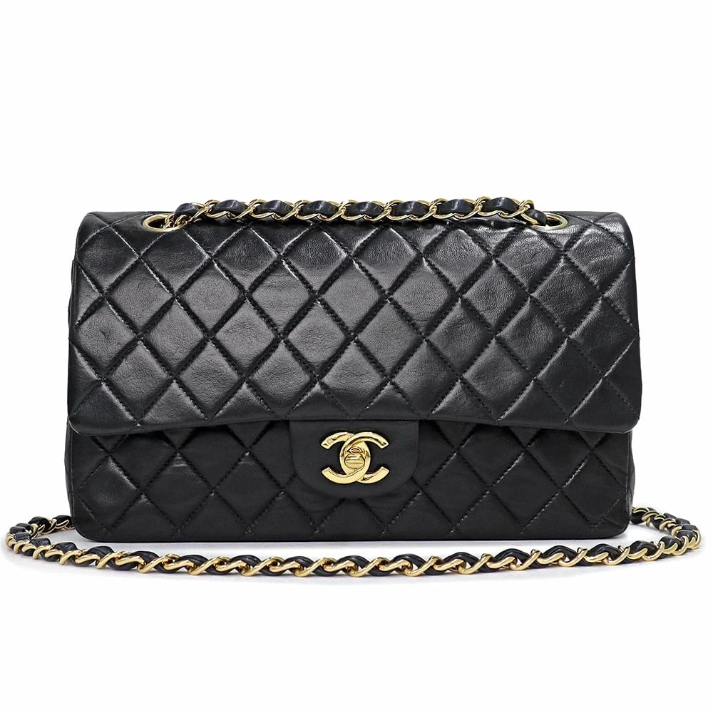 CHANEL MATELASSÉ CLASSIC 25 DOUBLE FLAP SHOULDER BAG: CHANEL Matelassé Classic 25 Double Flap Shoulder Bag Brand: CHANEL Type: Handbag Material: Lambskin (Sheepskin) Color: Black Size: W:25.5cm x H:15.5cm x D:6.5cm Accessories: None Accessori