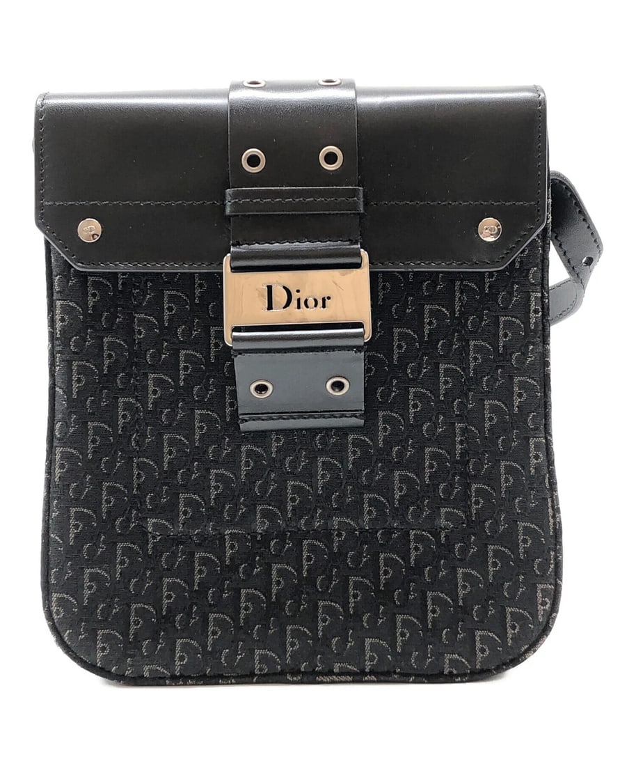 CHRISTIAN DIOR STREET CHIC SHOULDER BAG: Christian Dior Street Chic Shoulder Bag Brand: Christian Dior Type: Handbag Material: none Color: Black Size: H:19cm / W:16cm / D:6cm Accessories: None Accessories Notice: When purchasing
