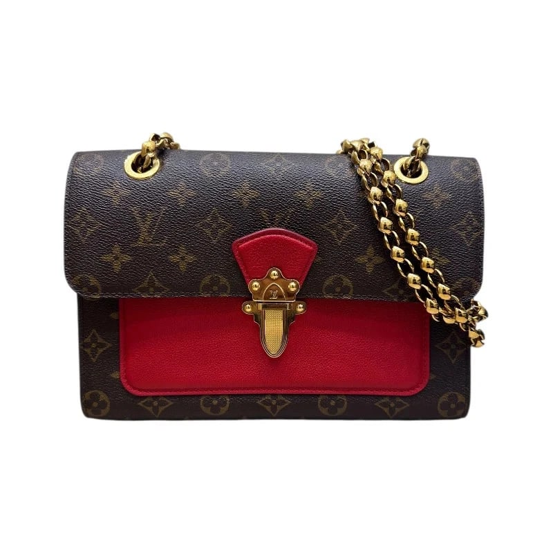 LOUIS VUITTON VICTOIRE BROWN PVC/LEATHER SHOULDER BAG: LOUIS VUITTON Victoire Brown PVC/Leather Shoulder Bag Brand: LOUIS VUITTON Type: Handbag Material: Pvc/Leather Color: Brown Size: W: 26cm / H: 18cm / D: 9cm / Shoulder: 117cm Accessories: None