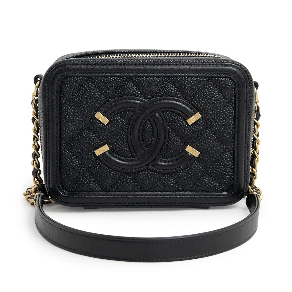 CHANEL CC FILIGREE COCO MARK MATELASSÉ MINI VANITY BAG BLACK: CHANEL CC Filigree Coco Mark Matelassé Mini Vanity Bag Black Brand: CHANEL Type: Handbag Material: Caviar Skin Color: Black Size: W:15cm x H:10.5cm x D:6cm Shoulder strap: 131cm Accessories: Non
