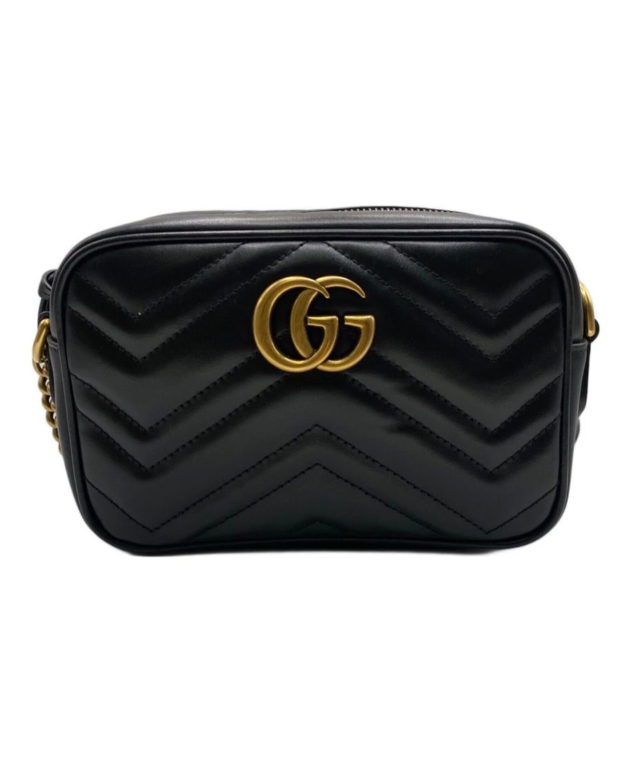 GUCCI GG MARMONT MINI CAMERA BAG: GUCCI GG Marmont Mini Camera Bag Brand: GUCCI Type: Handbag Material: Quilted Chevron Leather Color: Black Size: H:11.2cm / W:17.5cm / D:5.5cm Accessories: None Accessories Notice: When pu