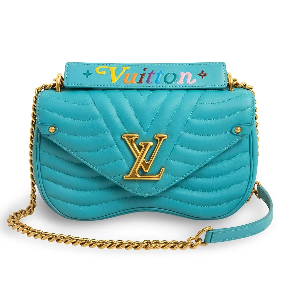 LOUIS VUITTON NEW WAVE PM SHOULDER BAG TURQUOISE BLUE: LOUIS VUITTON New Wave PM Shoulder Bag Turquoise Blue Brand: LOUIS VUITTON Type: Handbag Material: Calfskin (Cowhide) Color: Turquoise Size: W: 25cm x 18cm x H: 15cm x D: 7cm Handle: 27cm Accesso
