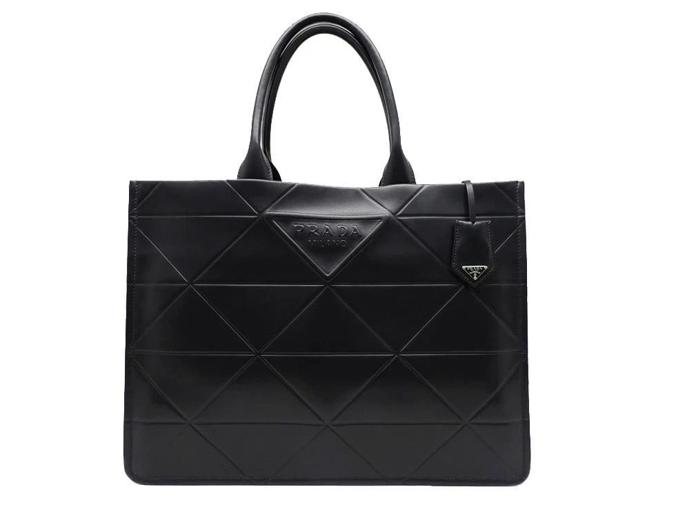 PRADA 2VG099 BLACK TOTE BAG: Prada 2VG099 Black Tote Bag Brand: Prada Type: Handbag Material: Leather Black Color: Black Size: W 42× H 32× G 14cm Accessories: None Accessories Notice: When purchasing pre-owned goods,