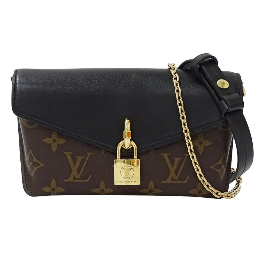 LOUIS VUITTON MONOGRAM SHOULDER BAG PADLOCK ON STRAP: Louis Vuitton Monogram Shoulder Bag Padlock On Strap Brand: Louis Vuitton Type: Handbag Material: Monogram Canvas Color: Monogram Size: W: 19cm / H: 11cm / D: 4cm / Handle: 54cm Accessories: None