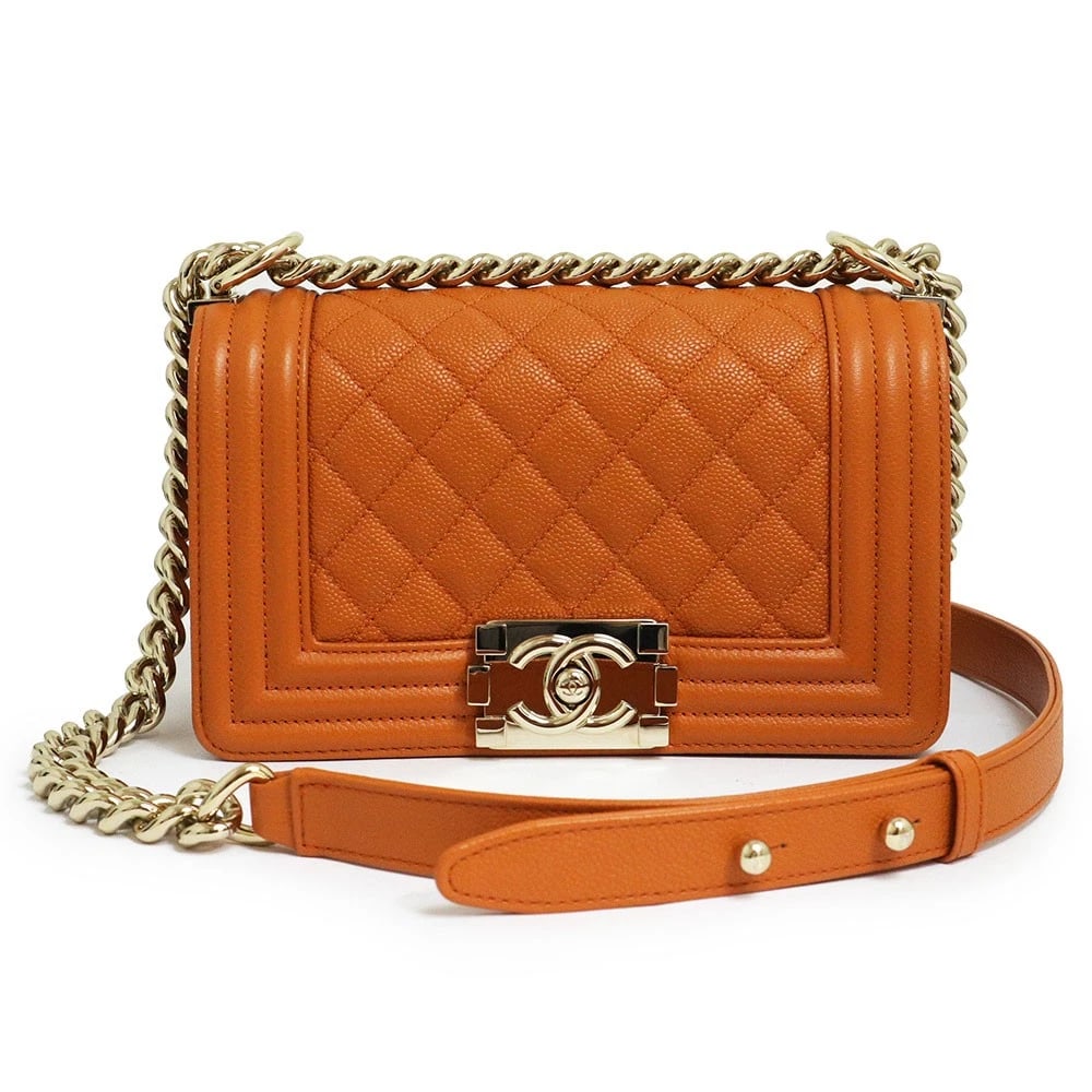 CHANEL COCO MARK MATELASSÉ BOY CHANEL SHOULDER BAG LIGHT CHAMPAGNE: CHANEL Coco Mark Matelassé Boy Chanel Shoulder Bag Light Champagne Brand: CHANEL Type: Handbag Material: Caviar Skin Color: Light Brown Size: W:20.5cm x H:12cm x D:7.5cm Accessories: None