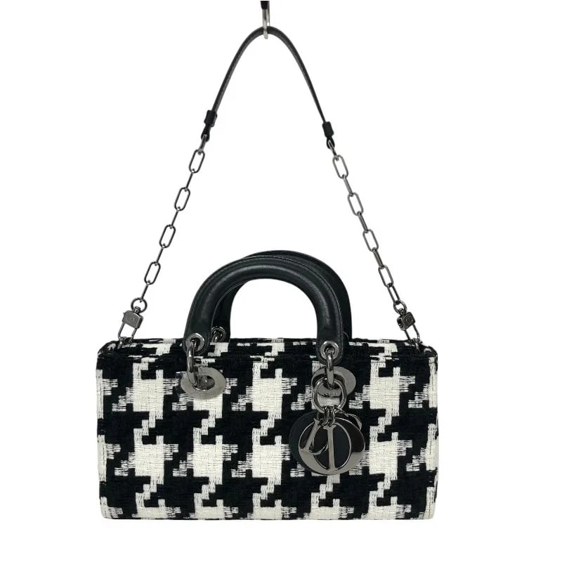 CHRISTIAN DIOR LADY D-JOY MEDIUM BLACK/WHITE TWEED HANDBAG: Christian Dior Lady D-Joy Medium Black/White Tweed Handbag Brand: Christian Dior Type: Handbag Material: Tweed Color: Black/White Size: W: 26cm / H: 14cm / D: 6cm Accessories: None
