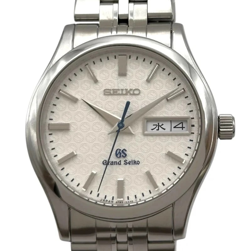 SEIKO WATCH WHITE: SEIKO Watch White Brand: SEIKO Type: Wrist watch Material: Stainless steel Color: Dial Color White Size: [ Case size ] 37mm / Case thickness: 9.7mm [ Arm circumference size ] 20.5cm Accessories: