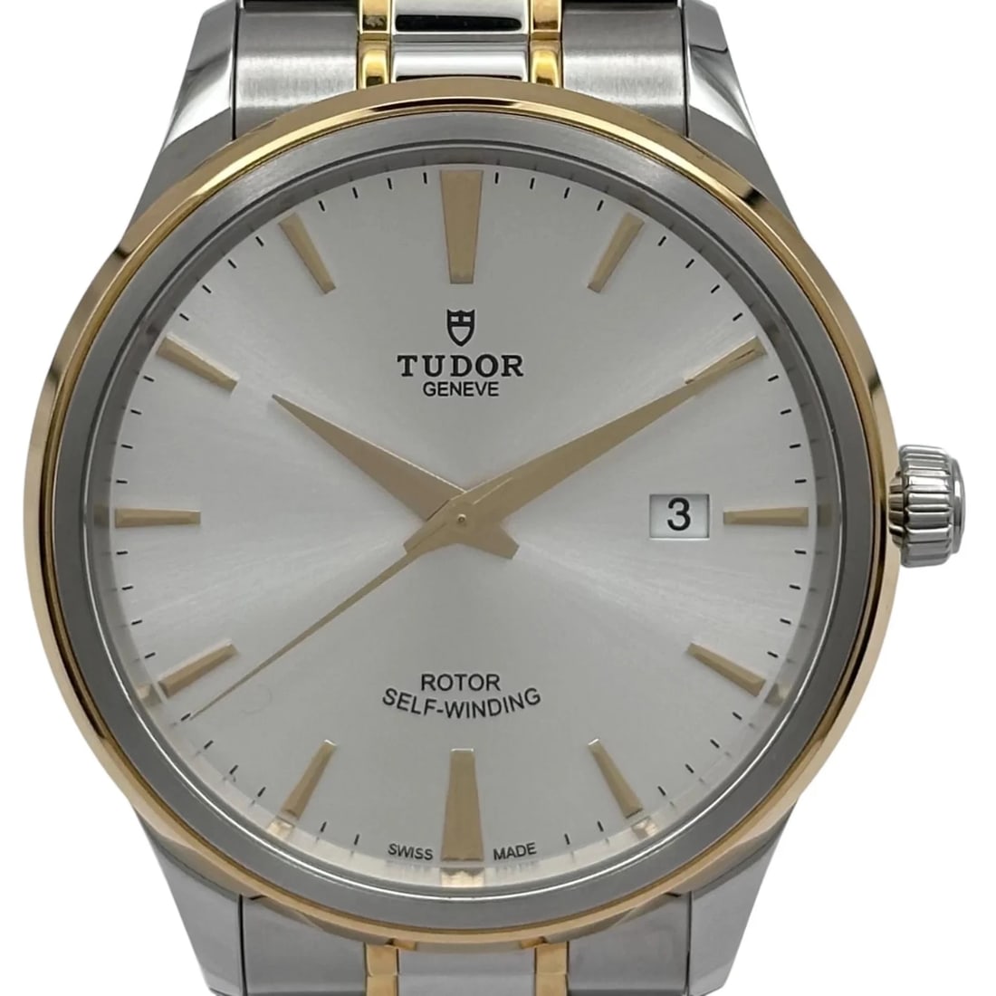 TUDOR SILVER GOLD: Tudor Silver Gold Brand: TUDOR Type: Wrist watch Material: Gold/Stainless Steel Color: Dial Color Silver Size: [ Case size ] 41mm / Case thickness: 10.4mm [ Arm circumference size ] 20.5cm 