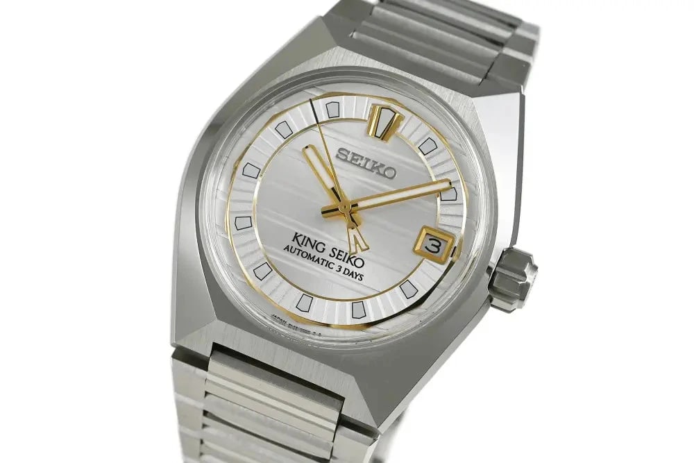 SEIKO KING SILVER WATCH: SEIKO King Silver WATCH Brand: SEIKO Type: Wrist watch Material: Case Material SS Color: Dial Color Silver Size: [ Case size ] 41mm [ Arm circumference size ] 20cm Case Thickness 14.5mm Accessori