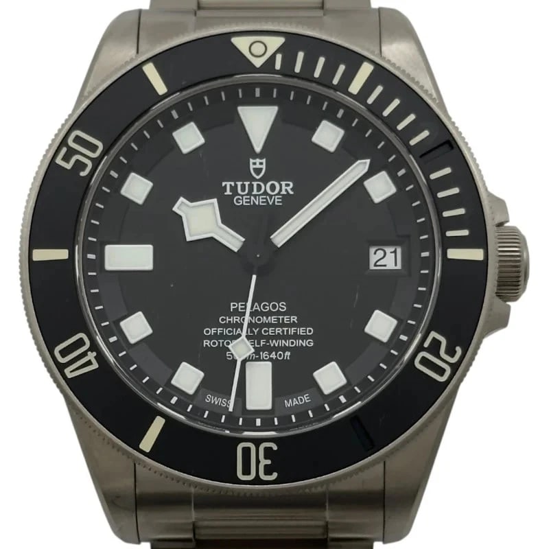 TUDOR PELAGOS BLACK TITANIUM: Tudor Pelagos Black Titanium Brand: TUDOR Type: Wrist watch Material: Titanium/Stainless Steel Color: Dial Color Black Size: [ Case size ] 42mm / Case thickness: 14.4mm [ Arm circumference